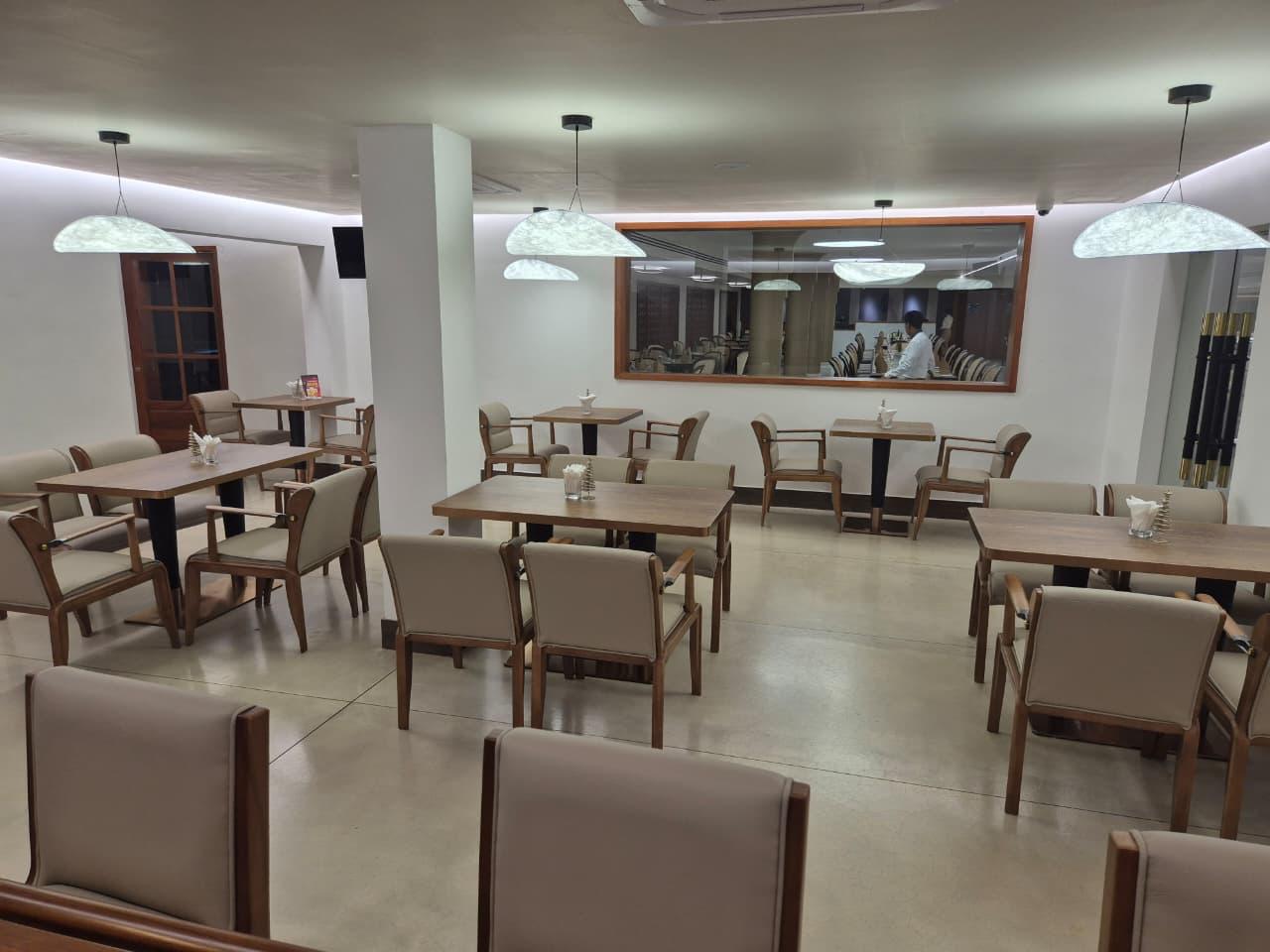 Restaurant additional seating area
