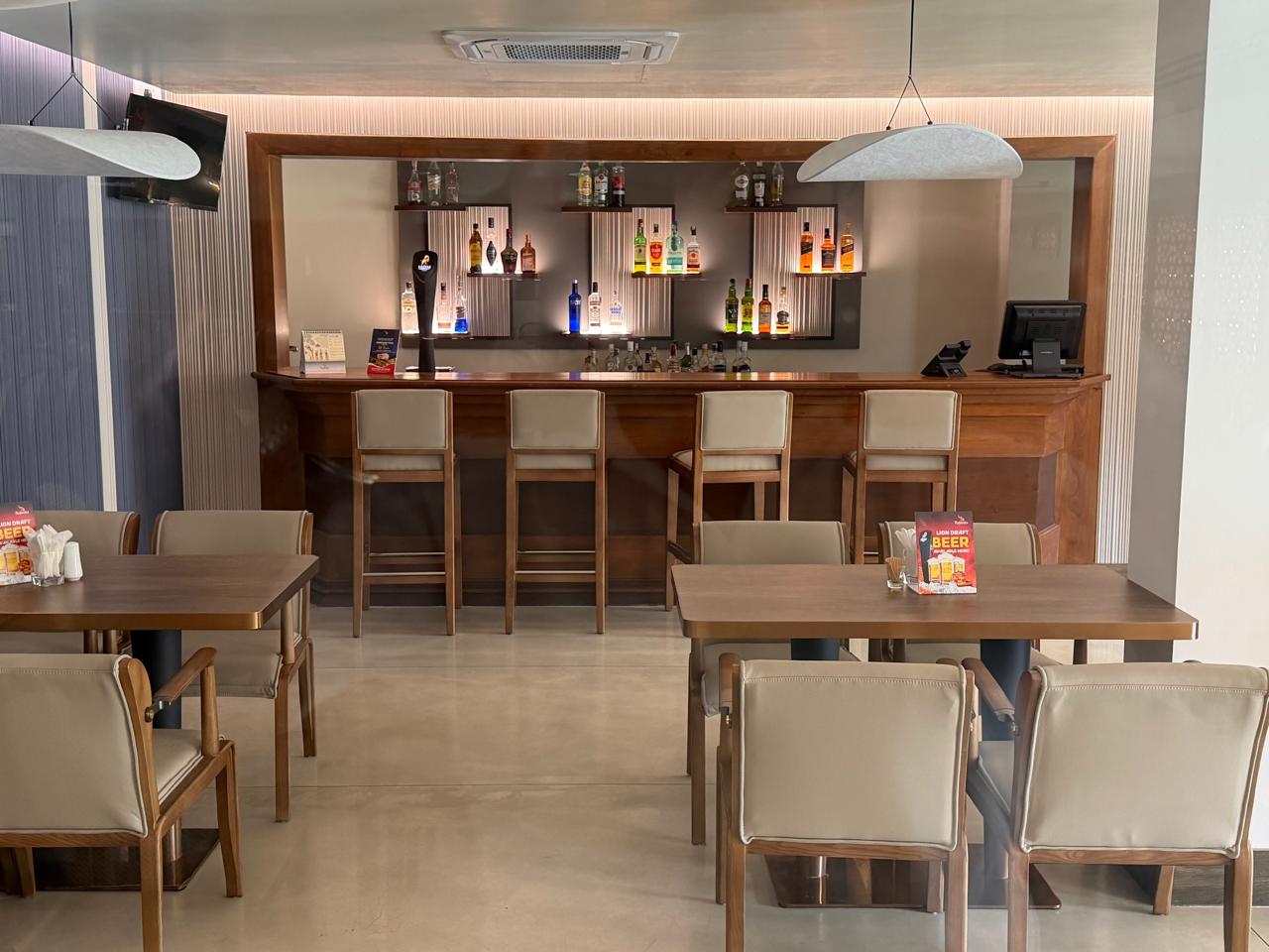 Escape Bar