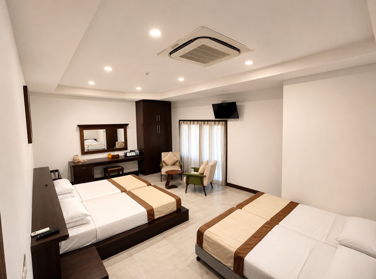 Family Room with double bed and twin beds